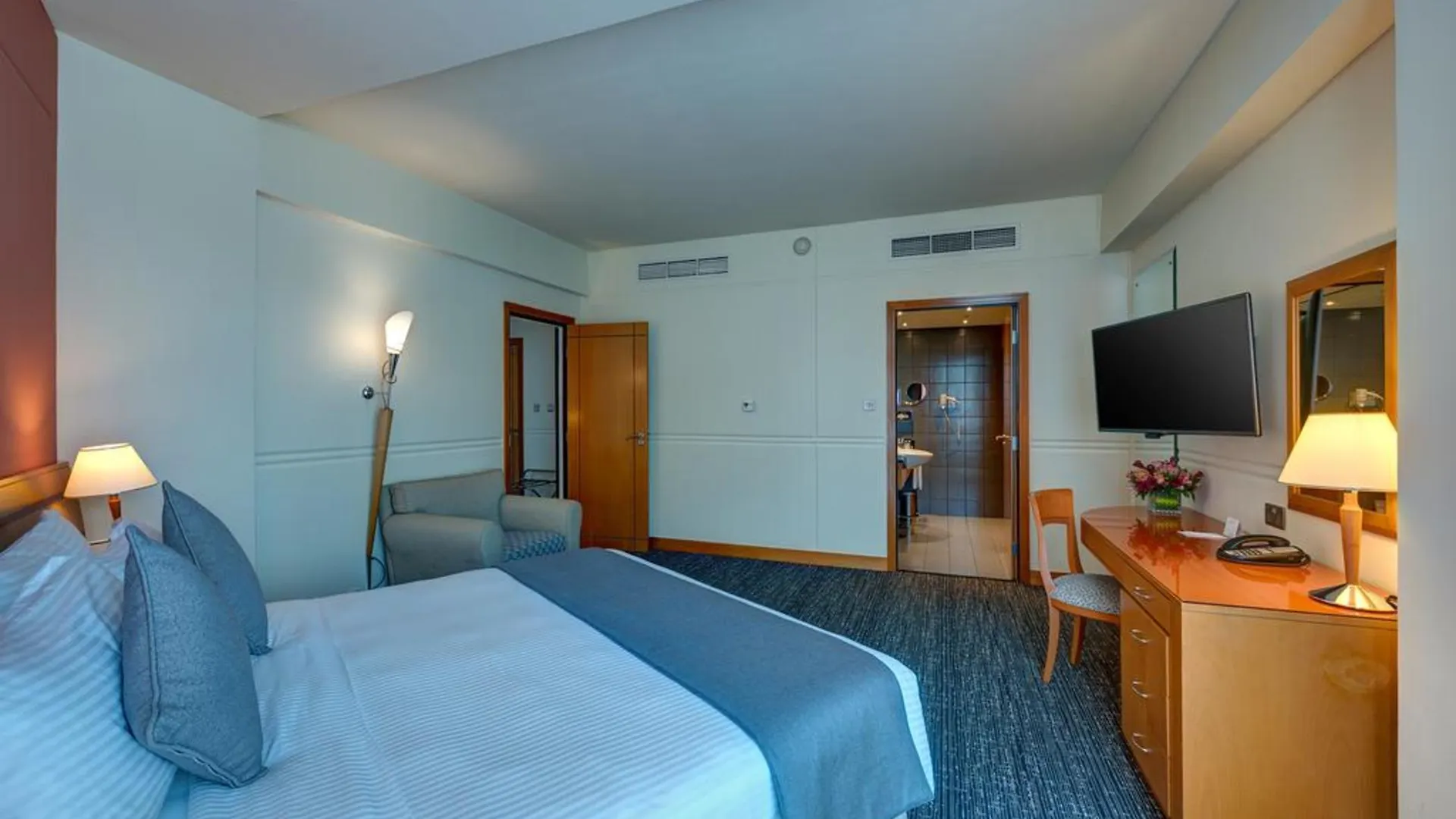 J5 Hotels - Port Saeed Дубай