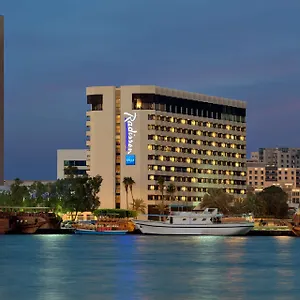 מלון Radisson Blu Hotel, Deira Creek, דובאי